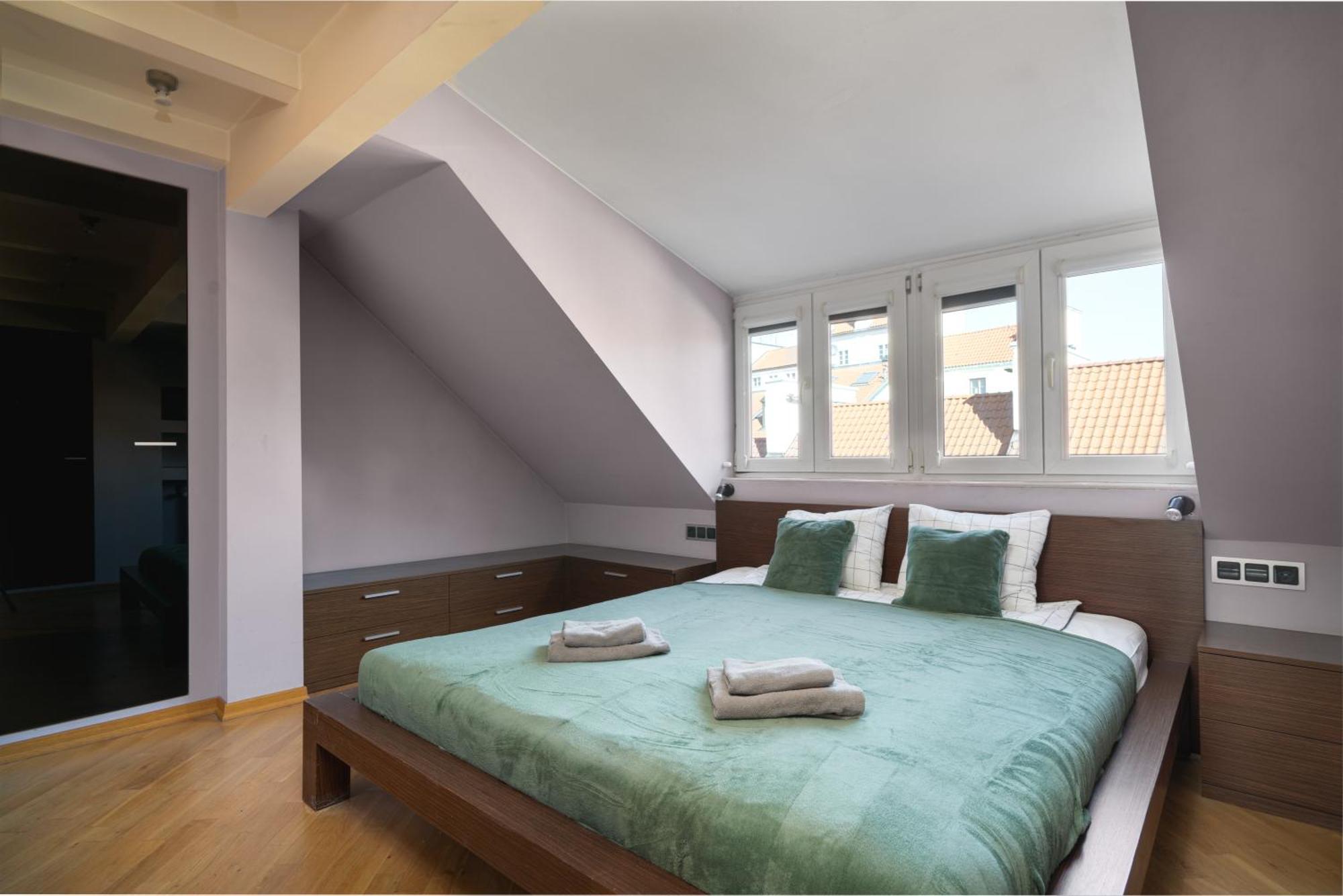 Close-golden - Huge - 13 People - 150m2 - Stare Miasto Apartment